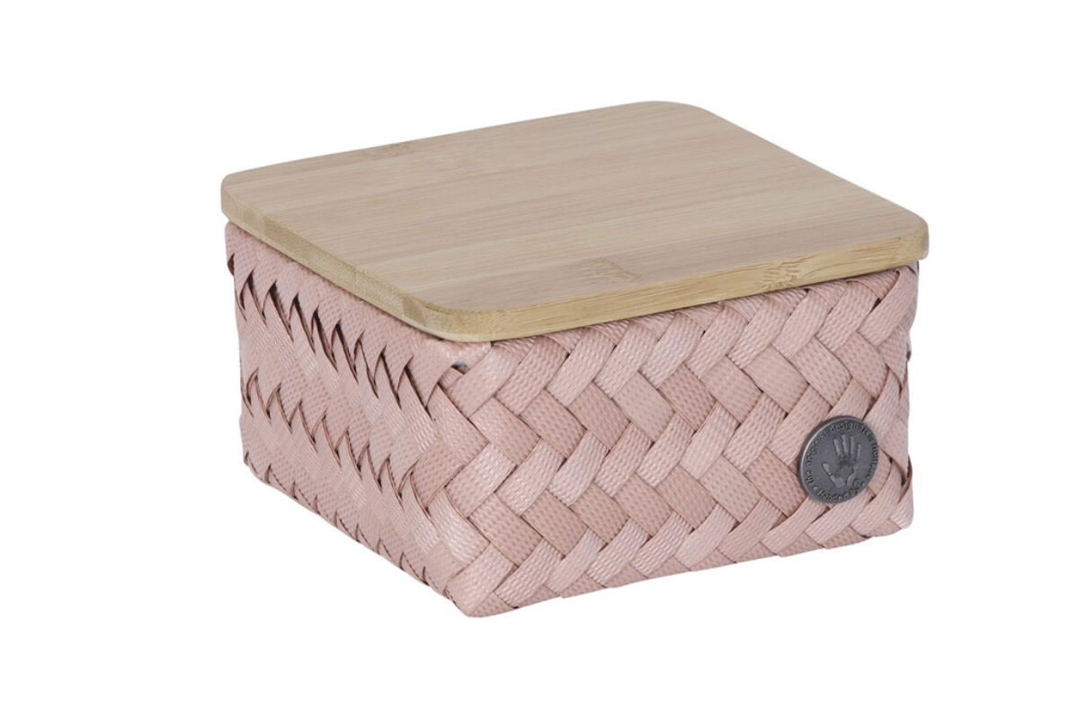 rose farbene, geflochtene, eckige Schachtel mit Bambus Deckel